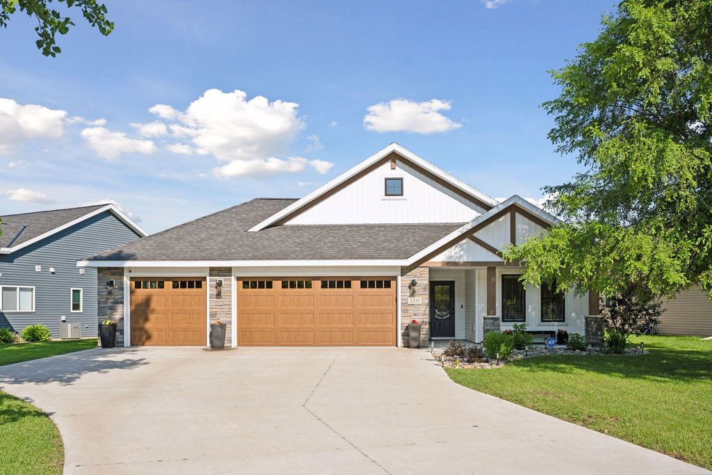 2333 40th Avenue S, Saint Cloud, MN 56301