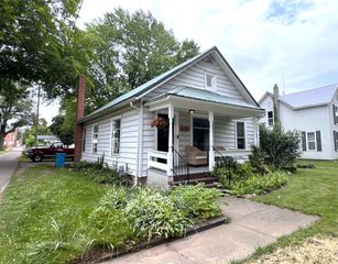 229 5th Street, Burr Oak Vllg, MI 49030