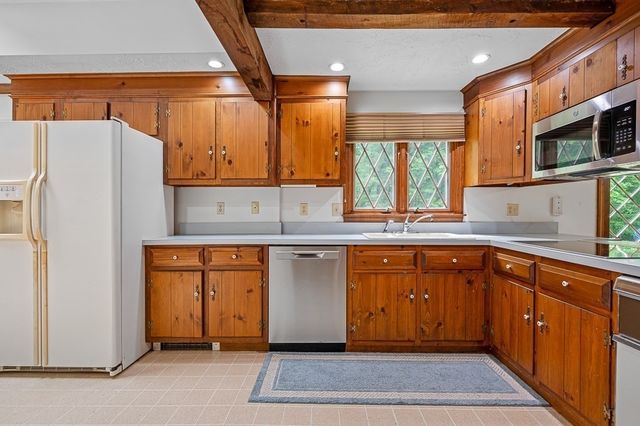 125 Rice Ave, Northborough, MA 01532