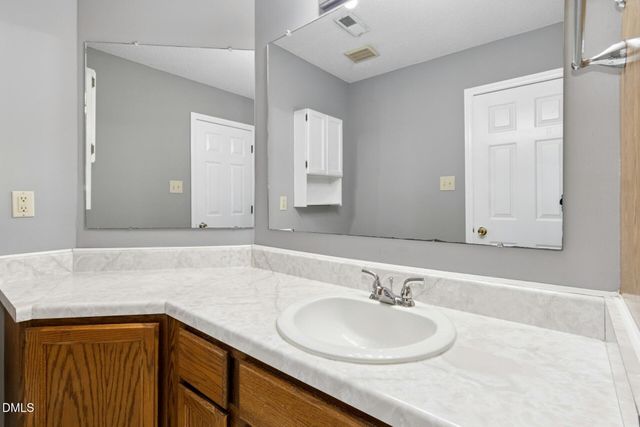 128 St Andrews Lane, Chapel Hill, NC 27517