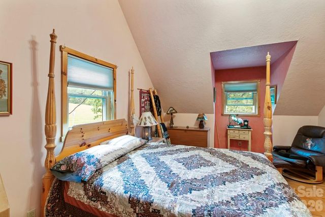 31 Valley Cove Place, Waynesville, NC 28785