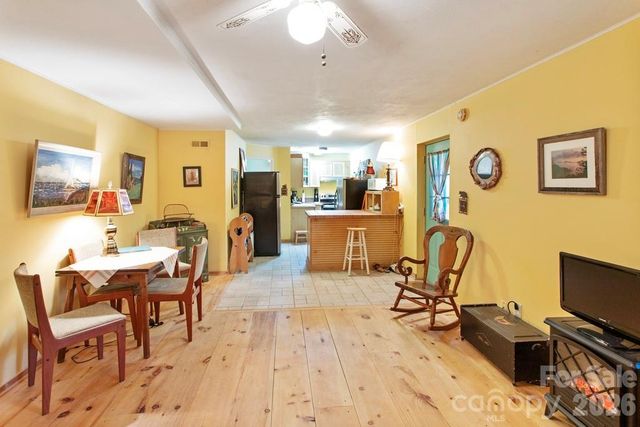 31 Valley Cove Place, Waynesville, NC 28785