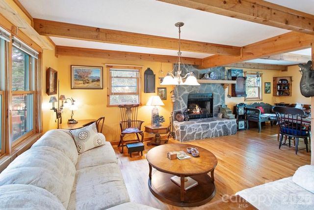 31 Valley Cove Place, Waynesville, NC 28785