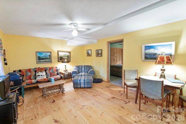 31 Valley Cove Place, Waynesville, NC 28785