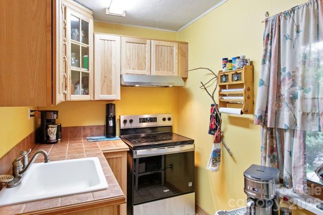 31 Valley Cove Place, Waynesville, NC 28785