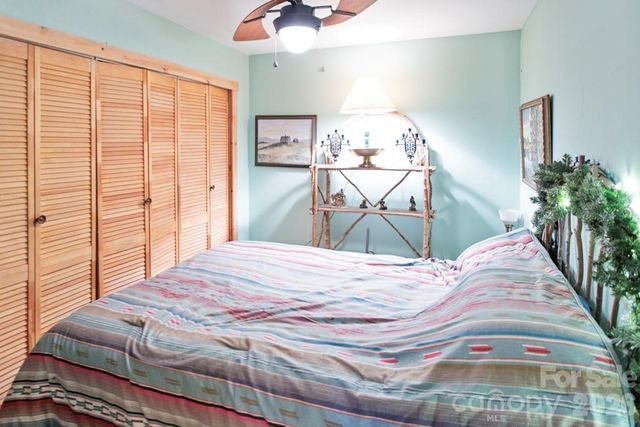 31 Valley Cove Place, Waynesville, NC 28785