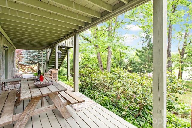 31 Valley Cove Place, Waynesville, NC 28785