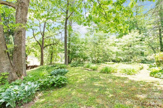 31 Valley Cove Place, Waynesville, NC 28785