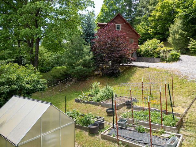 31 Valley Cove Place, Waynesville, NC 28785