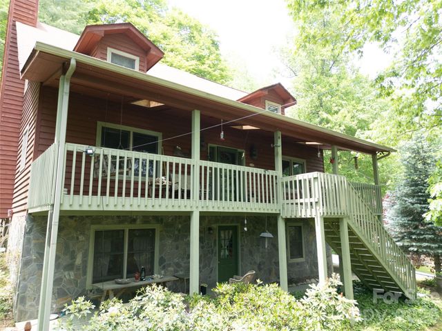 31 Valley Cove Place, Waynesville, NC 28785