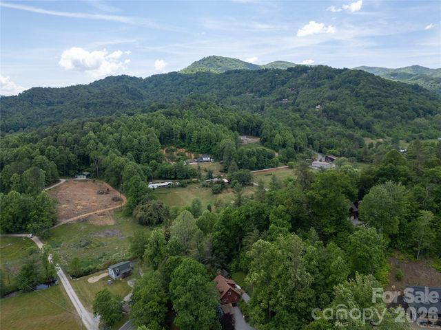 31 Valley Cove Place, Waynesville, NC 28785