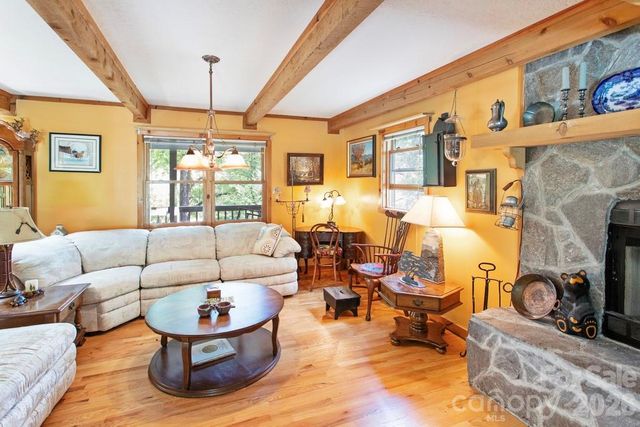 31 Valley Cove Place, Waynesville, NC 28785