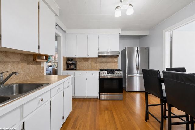 26769 Barrington Street, Madison Heights, MI 48071