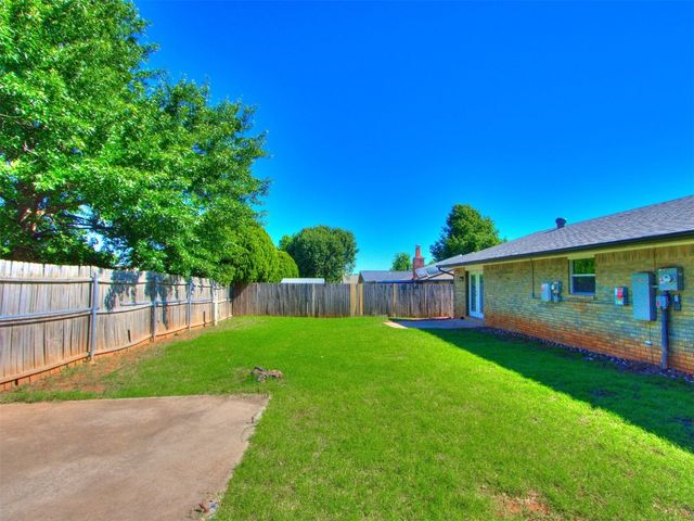 1006 Cherrywood Lane, Yukon, OK 73099
