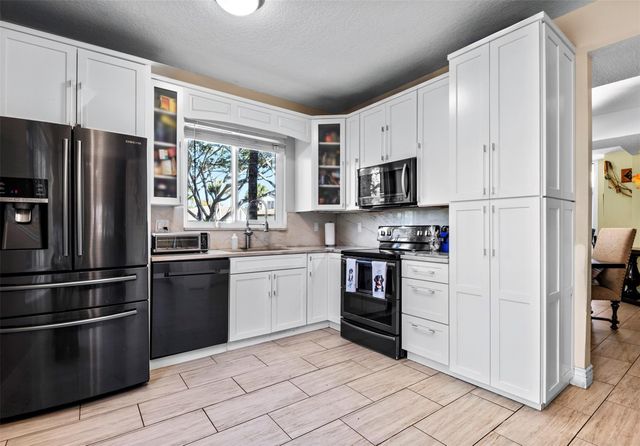 7525 NW 61st Terrace 1802, Parkland, FL 33067