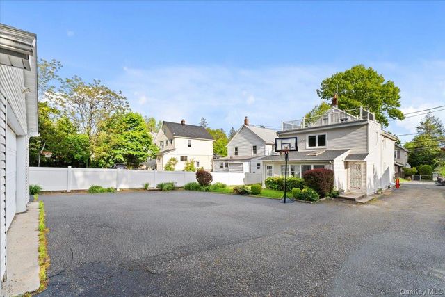 3 Franklin Road, Great Neck, NY 11024