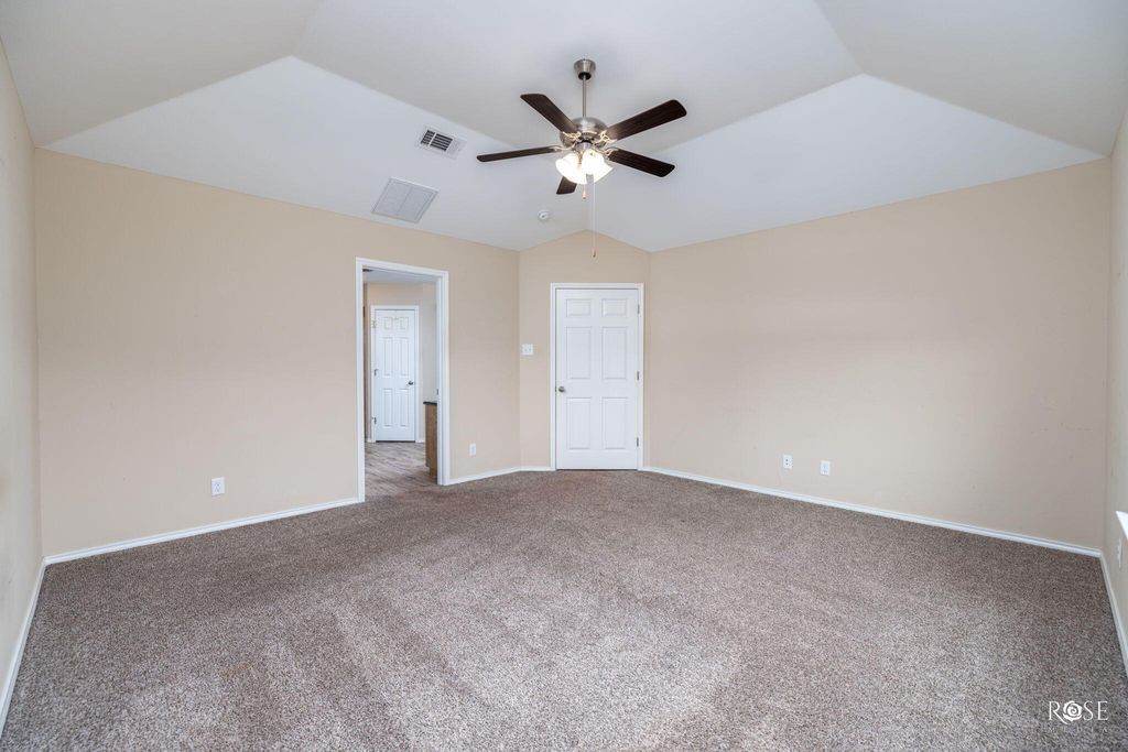 Image 15 of property listing at 4901 Red Oak Lane, San Angelo, TX 76904