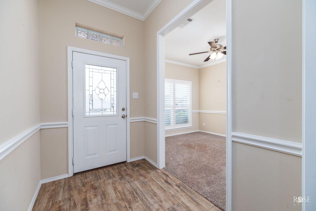 Image 8 of property listing at 4901 Red Oak Lane, San Angelo, TX 76904