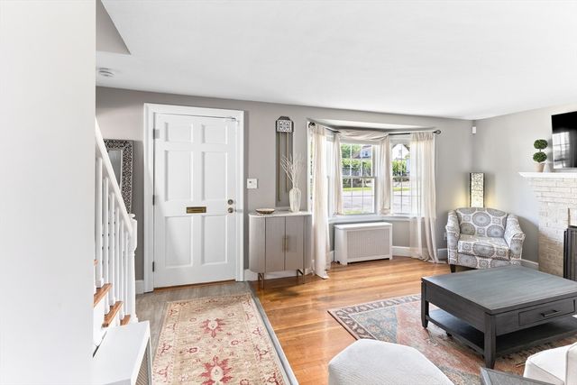 8 Merriweather Rd, Worcester, MA 01602