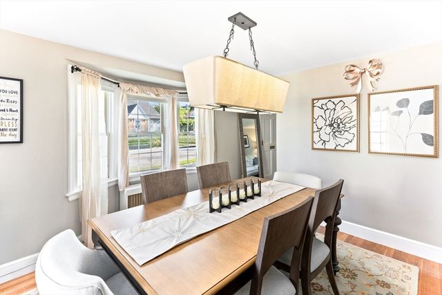 8 Merriweather Rd, Worcester, MA 01602