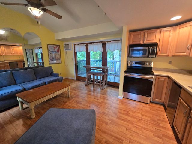 292 Route 28 7, West Harwich, MA 02671
