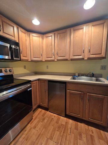 292 Route 28 7, West Harwich, MA 02671