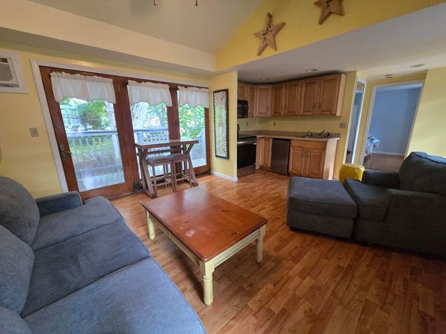 292 Route 28 7, West Harwich, MA 02671