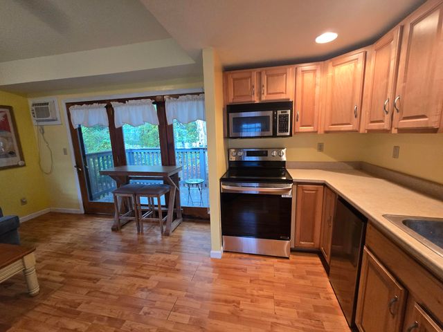 292 Route 28 7, West Harwich, MA 02671