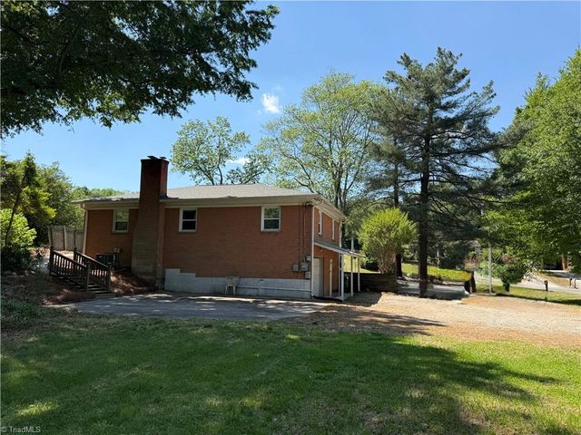 3412 Pine Valley Road, High Point, NC 27265