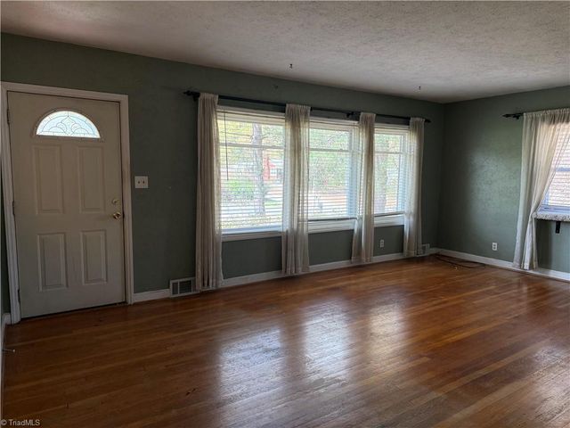 3412 Pine Valley Road, High Point, NC 27265