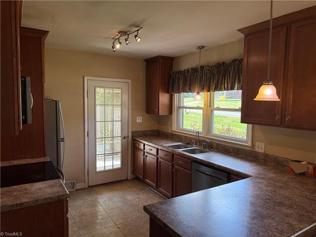 3412 Pine Valley Road, High Point, NC 27265