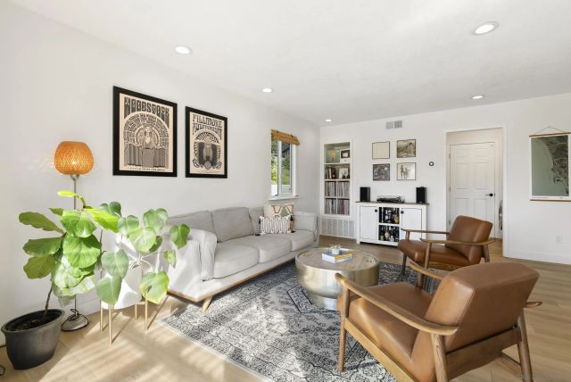 2724 Chestnut, Carlsbad, CA 92010