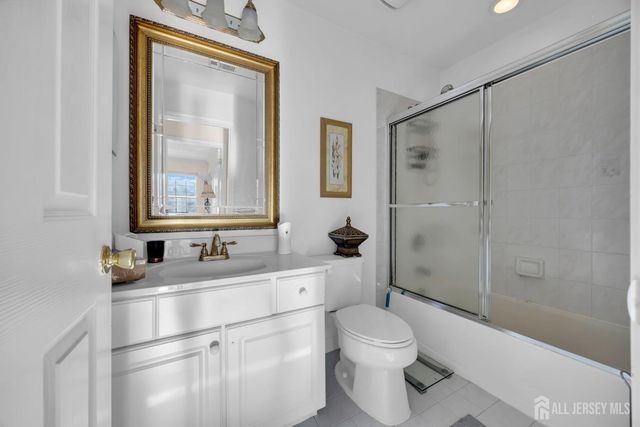 13 Heather Court, Plainsboro, NJ 08536