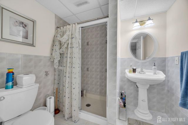 13 Heather Court, Plainsboro, NJ 08536