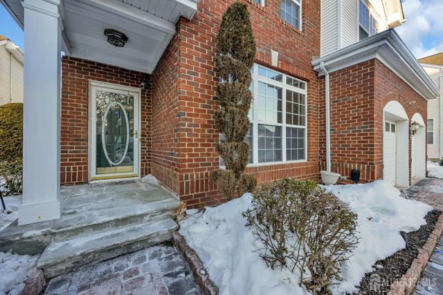 13 Heather Court, Plainsboro, NJ 08536