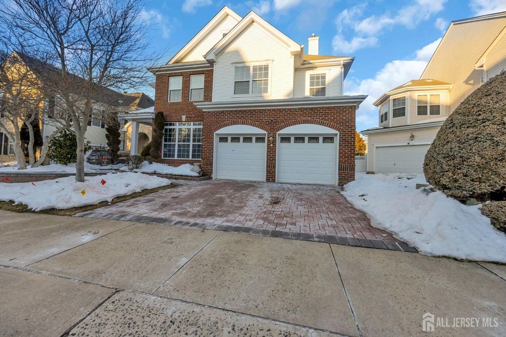13 Heather Court, Plainsboro, NJ 08536