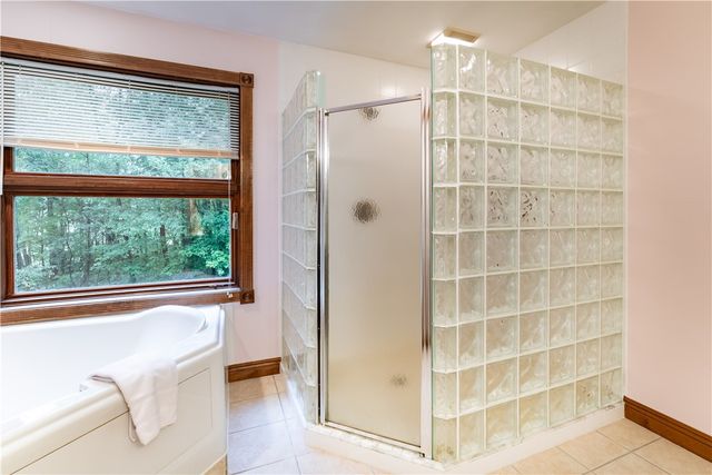 102 Patriot Lane, Franklin Twp, PA 16001