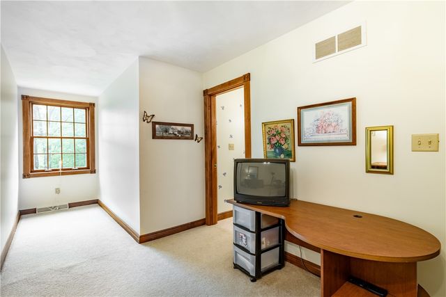 102 Patriot Lane, Franklin Twp, PA 16001