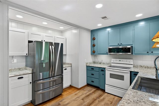 245 Perry Circle, Townville, SC 29689