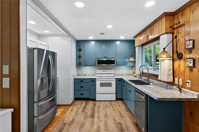 245 Perry Circle, Townville, SC 29689