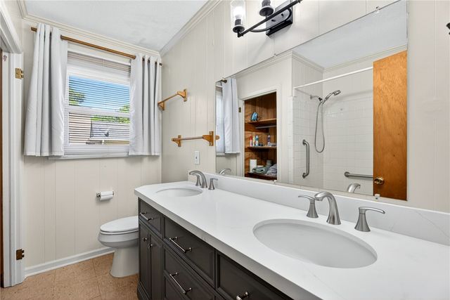 245 Perry Circle, Townville, SC 29689