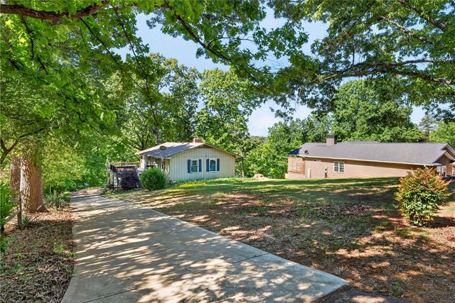 245 Perry Circle, Townville, SC 29689