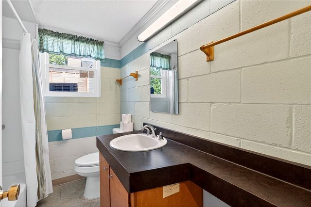 245 Perry Circle, Townville, SC 29689