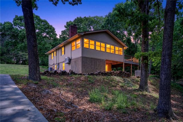 245 Perry Circle, Townville, SC 29689