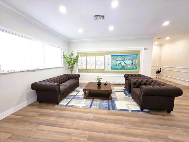 2620 S University Dr 109, Davie, FL 33328