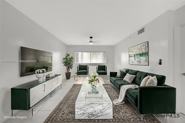 2620 S University Dr 109, Davie, FL 33328