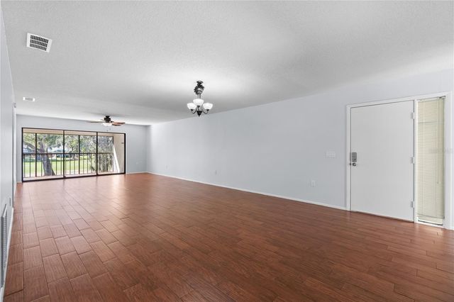 6110 COUNTRY CLUB WAY 204, Sarasota, FL 34243