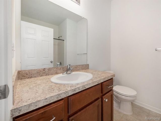 964 W Summerfield Glen Circle 96, Scio Twp, MI 48103