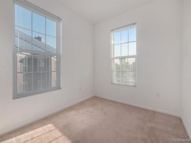 964 W Summerfield Glen Circle 96, Scio Twp, MI 48103