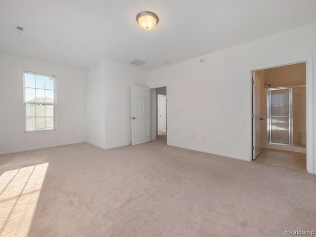 964 W Summerfield Glen Circle 96, Scio Twp, MI 48103